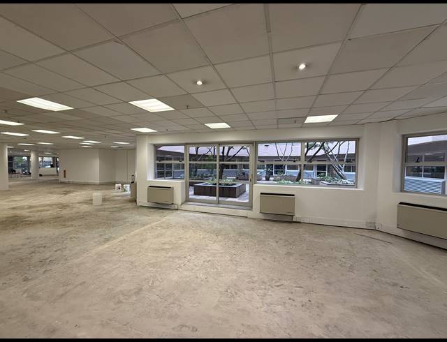 1,354M² OFFICE TO LET IN PARKTOWN